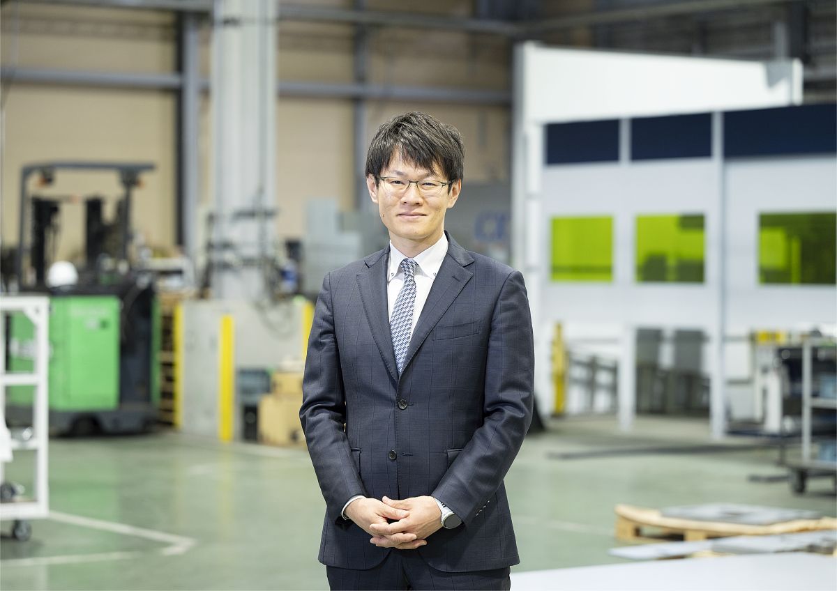 代表取締役杉本光崇の写真